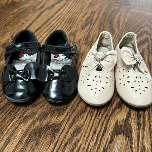2x Toddler girl dress shoes black & nude size 6